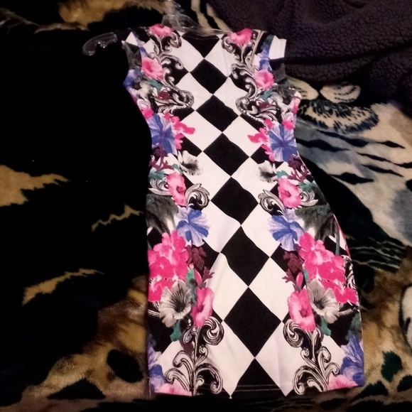 Dress - Picture 4 of 4